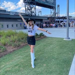 Meet your Posher, Madison